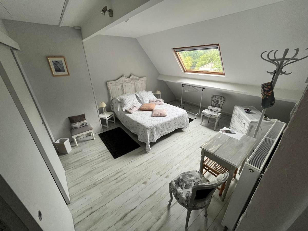 Le Petit Bois Normand - Chambre D'Hote Bed and Breakfast Champ-du-Boult Exteriör bild
